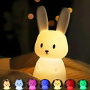 🌙 Luminária LED Coelho de Silicone com Toque – Formato Fofo e Divertido – USB Recarregável