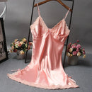 Camisola Feminina em Cetim com Renda