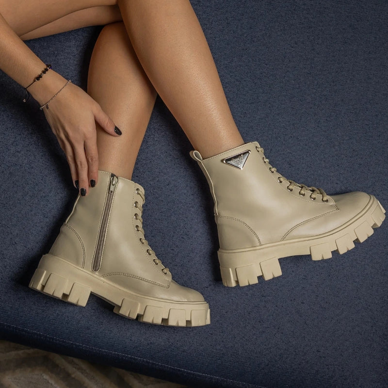 Coturno Feminino Tratorado GuGi Cano Médio Com Salto E Zíper 212-GG